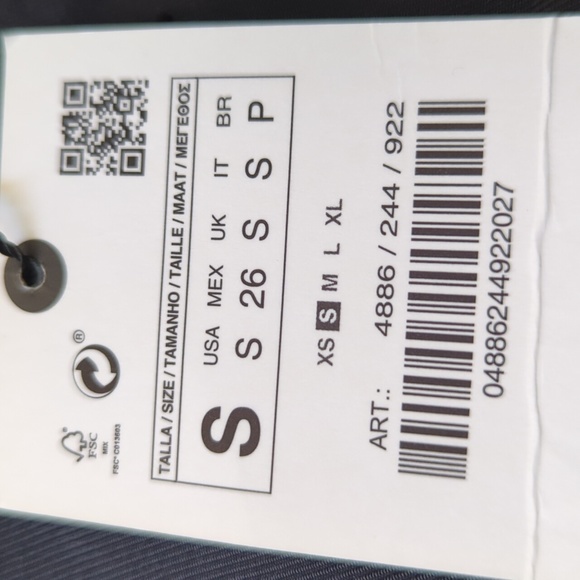 Zara Buttoned Front Crop Top - Picture 16 of 16